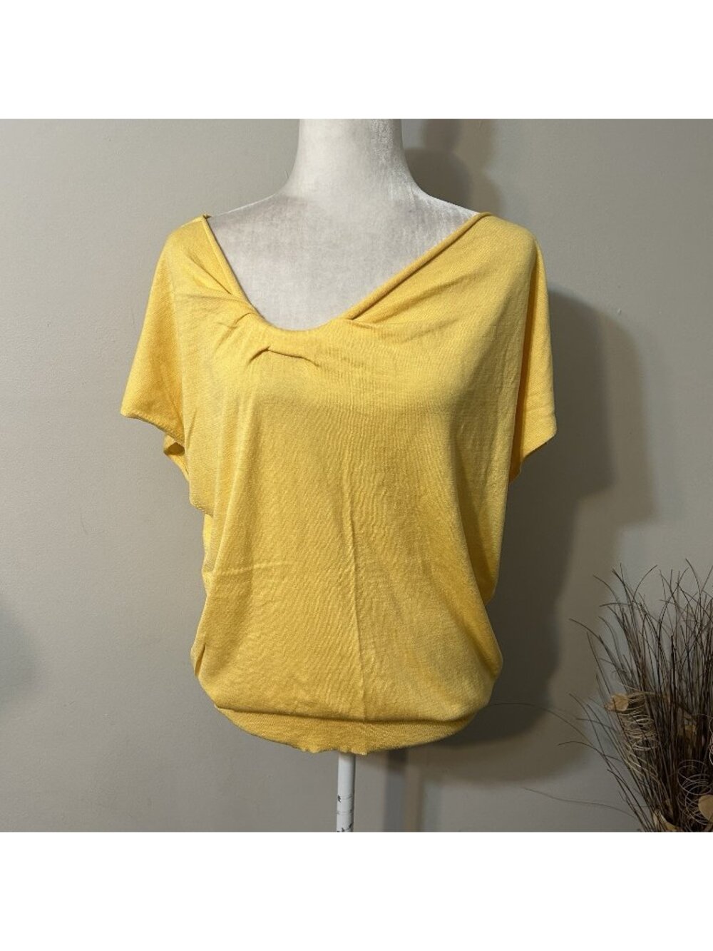 NWT Antonio Melani Knit Blouse Top Silk Blend Yellow Twisted Asymmetrical Neck M
